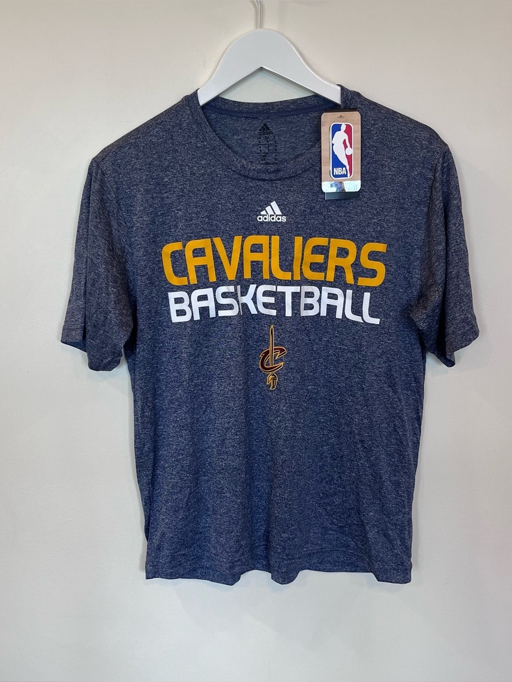 Adidas Cleveland Cavaliers Basketball T Shirt Mens Small NWT Blue Lightweight
